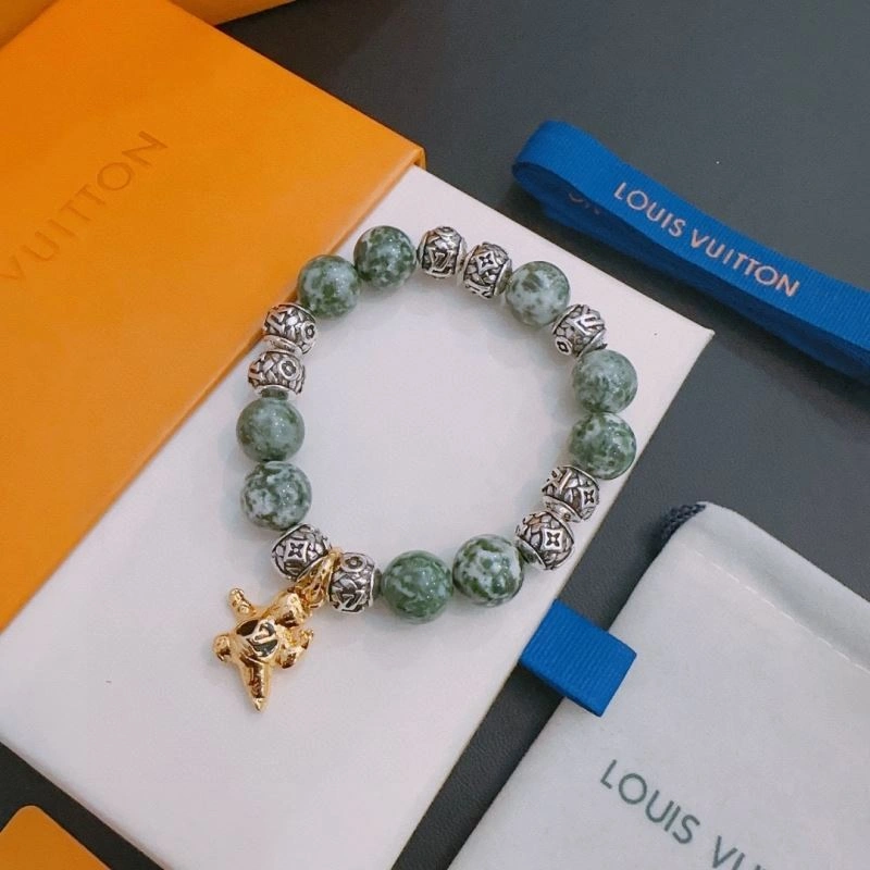 Timeless Louis Vuitton Bracelets 250830