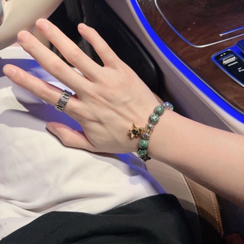 Timeless Louis Vuitton Bracelets 250830
