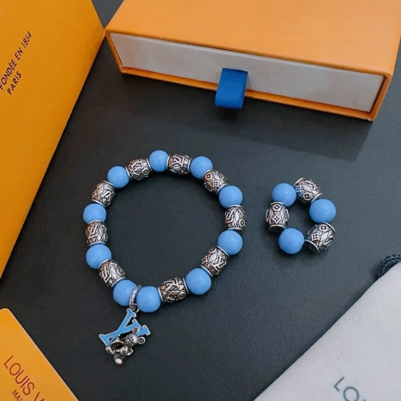 Popular Louis Vuitton Bracelets 250853