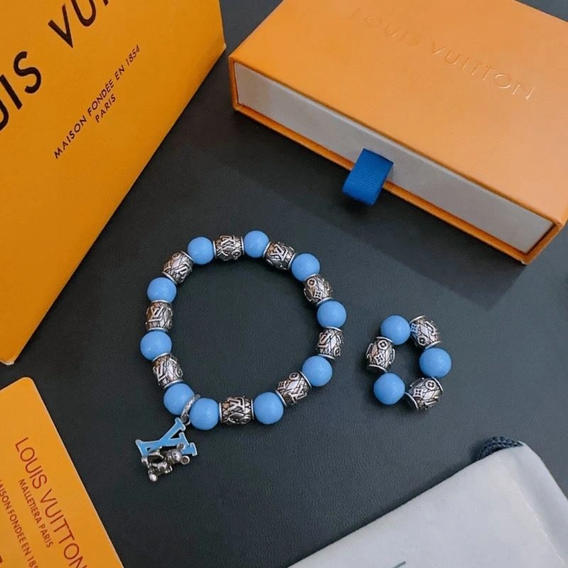 Popular Louis Vuitton Bracelets 250853