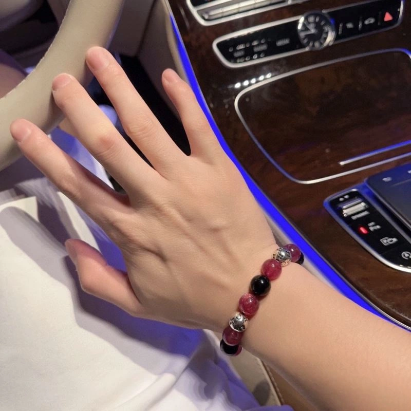 Soft Louis Vuitton Bracelets 250825