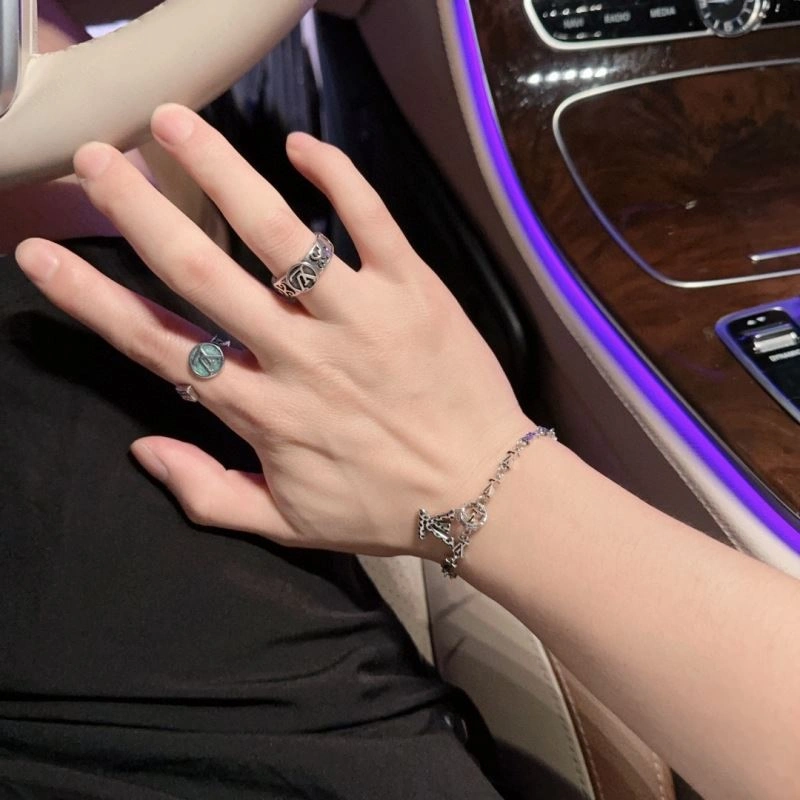Louis Vuitton Bracelets Casual 250839