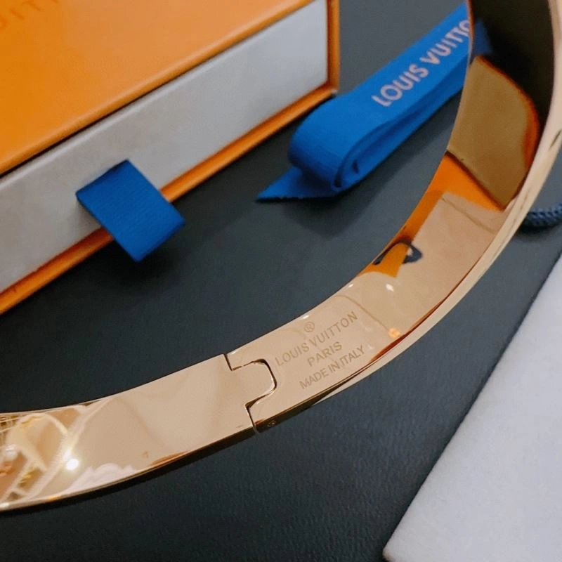 Louis Vuitton Bracelets TechFriendly 250836