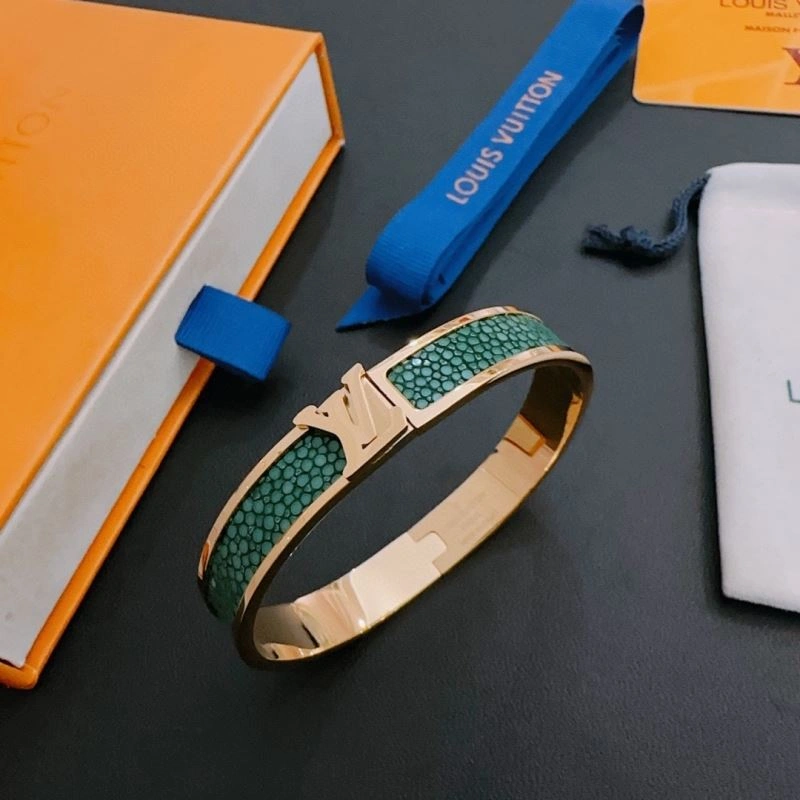 Neat Louis Vuitton Bracelets 250837