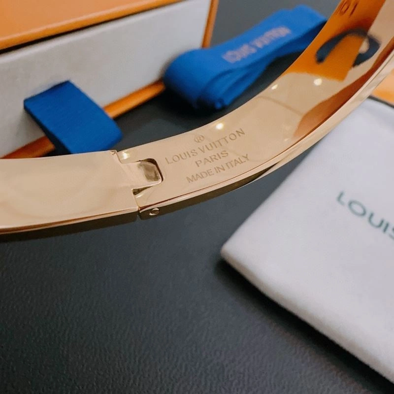 Breathable Louis Vuitton Bracelets 250840