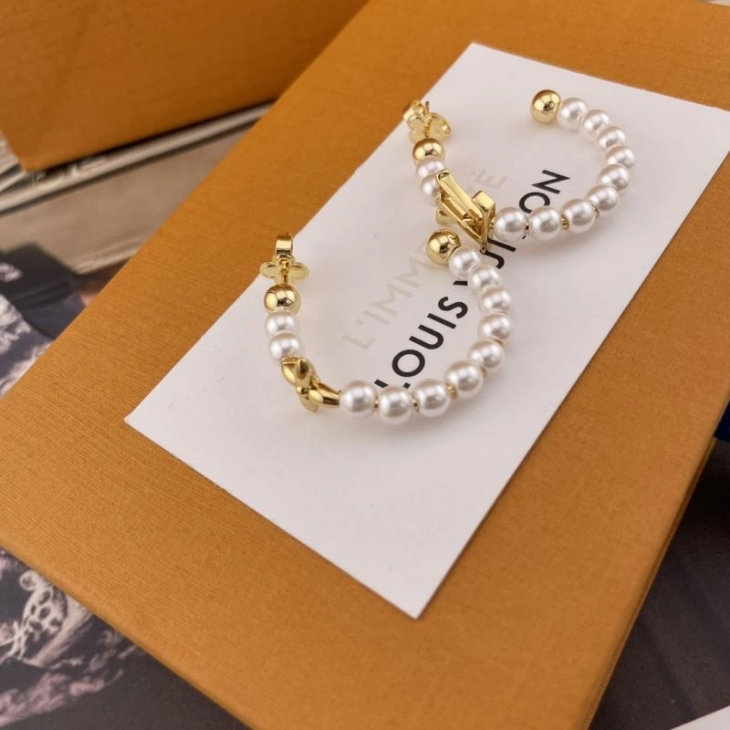 WellDesigned Louis Vuitton Bracelets 250849