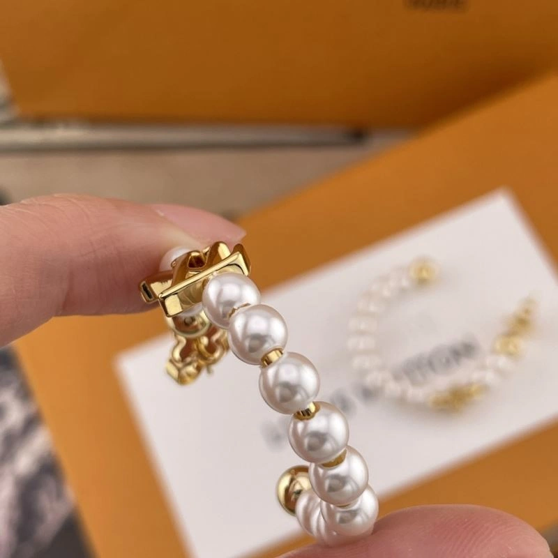 WellDesigned Louis Vuitton Bracelets 250849