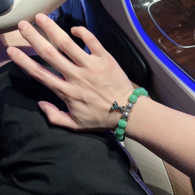 ModernLook Louis Vuitton Bracelets 250827