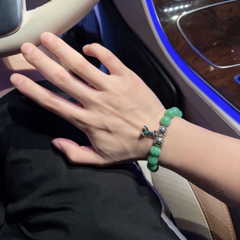 ModernLook Louis Vuitton Bracelets 250827
