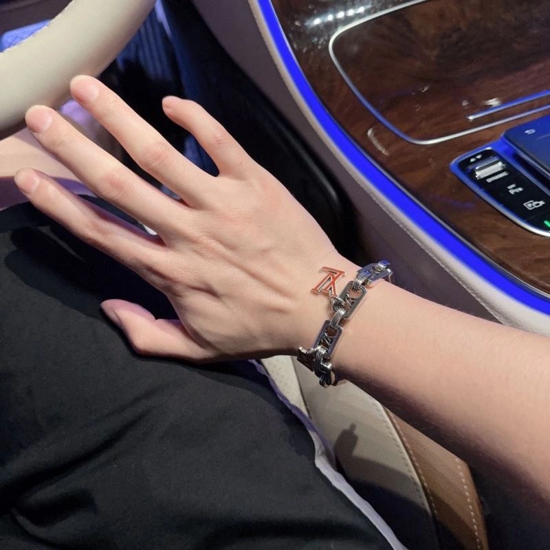 Louis Vuitton Bracelets MultiPurpose 250852