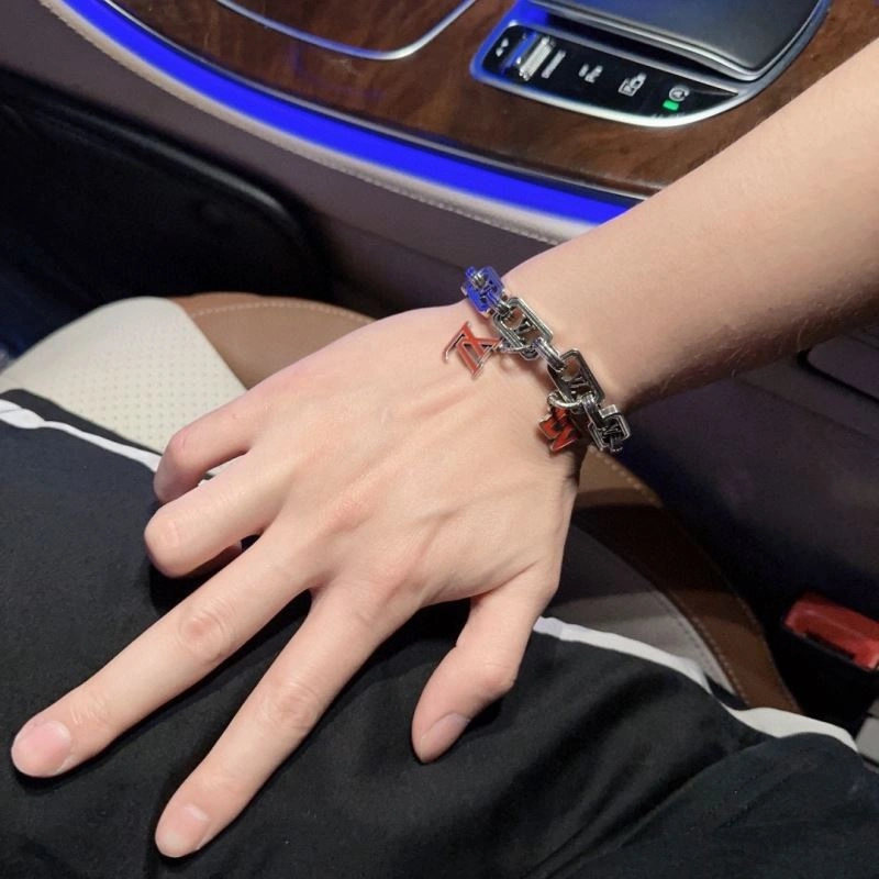 Louis Vuitton Bracelets MultiPurpose 250852