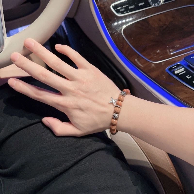 Louis Vuitton Bracelets Comfortable 250828