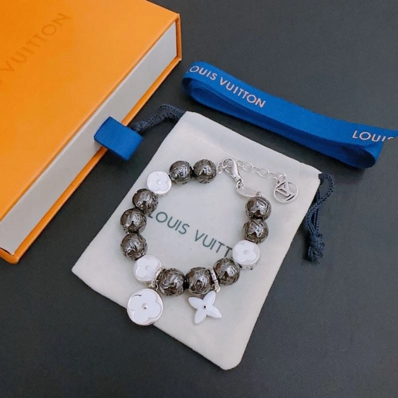 Louis Vuitton Bracelets Snug 250819