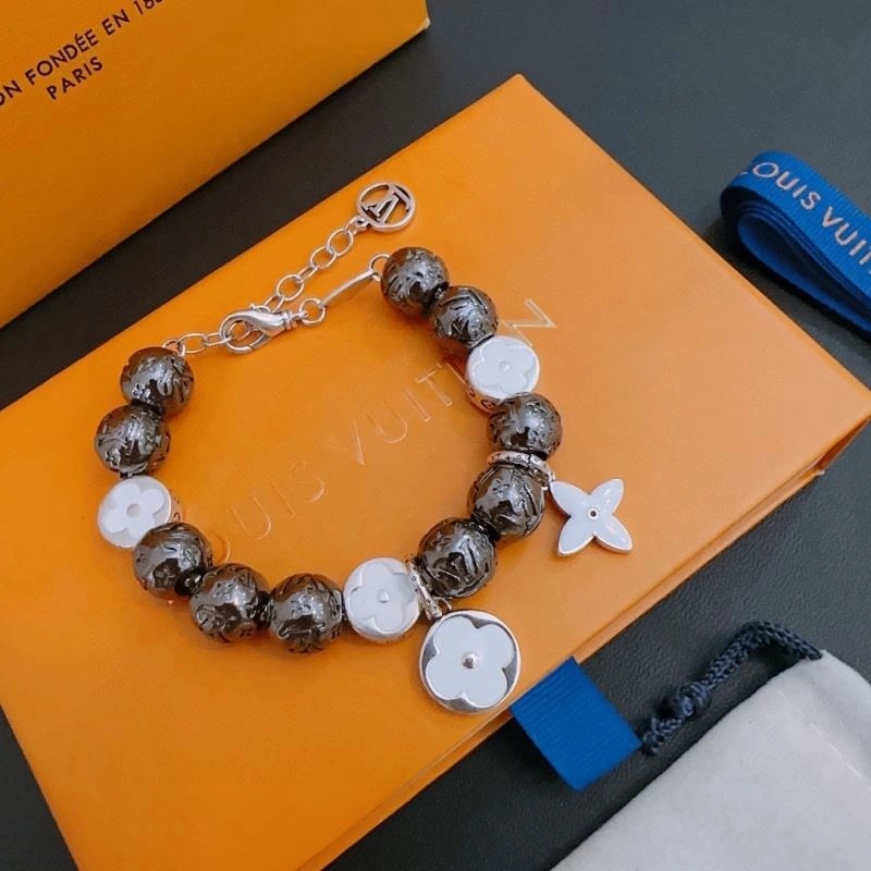 Louis Vuitton Bracelets Snug 250819