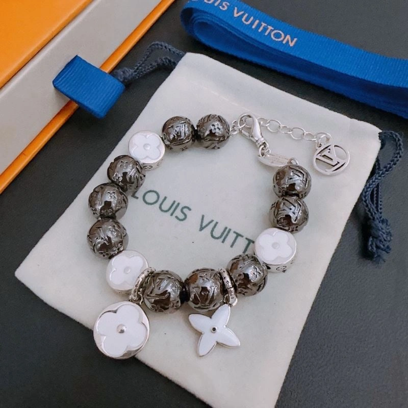 Louis Vuitton Bracelets Snug 250819