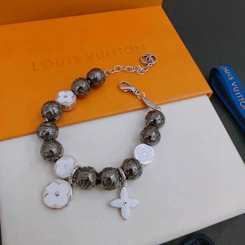 Louis Vuitton Bracelets Snug 250819