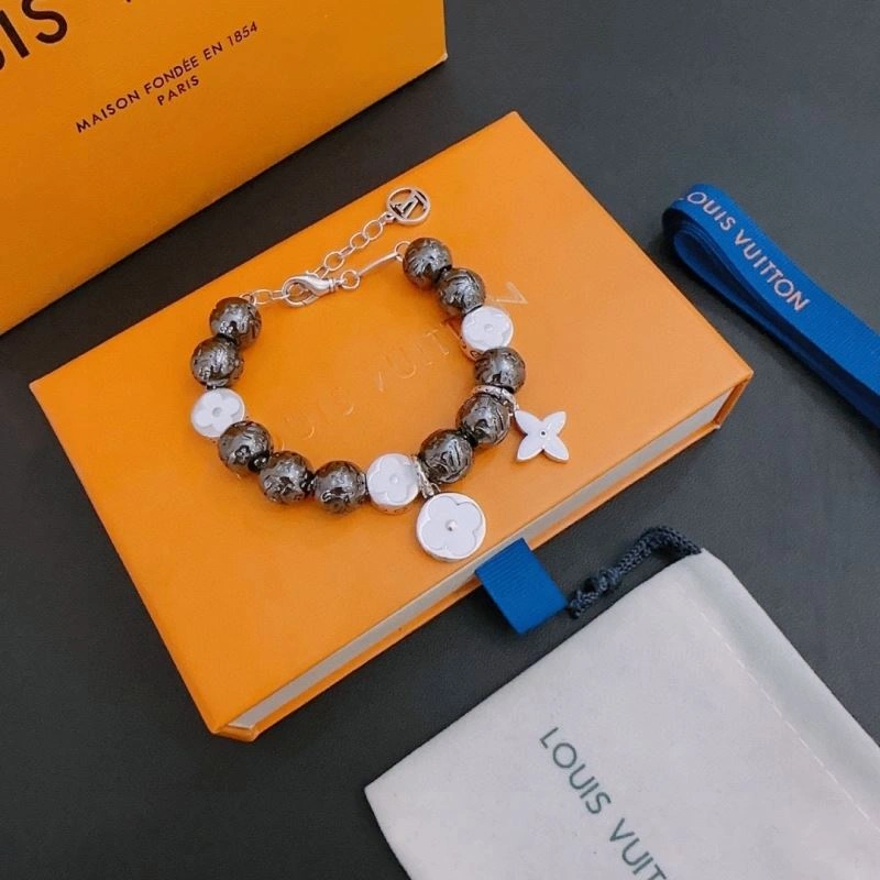 Louis Vuitton Bracelets Snug 250819