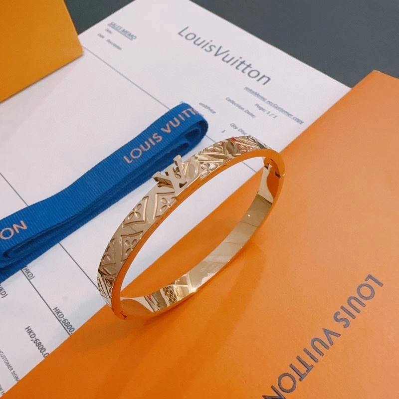 Louis Vuitton Bracelets Sleek 250817