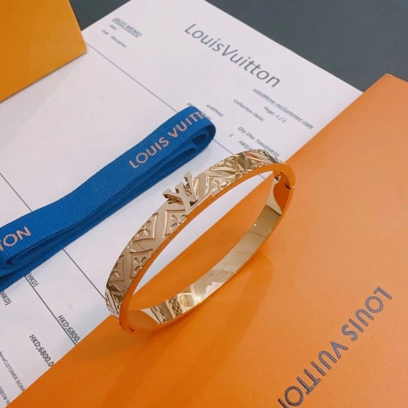 Louis Vuitton Bracelets Sleek 250817