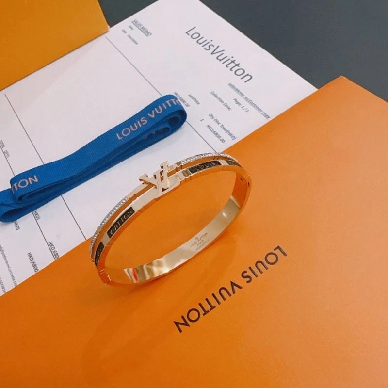 Louis Vuitton Bracelets Soft 250816