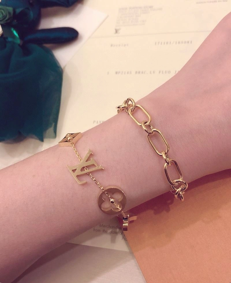 Louis Vuitton Bracelets Durable 250815
