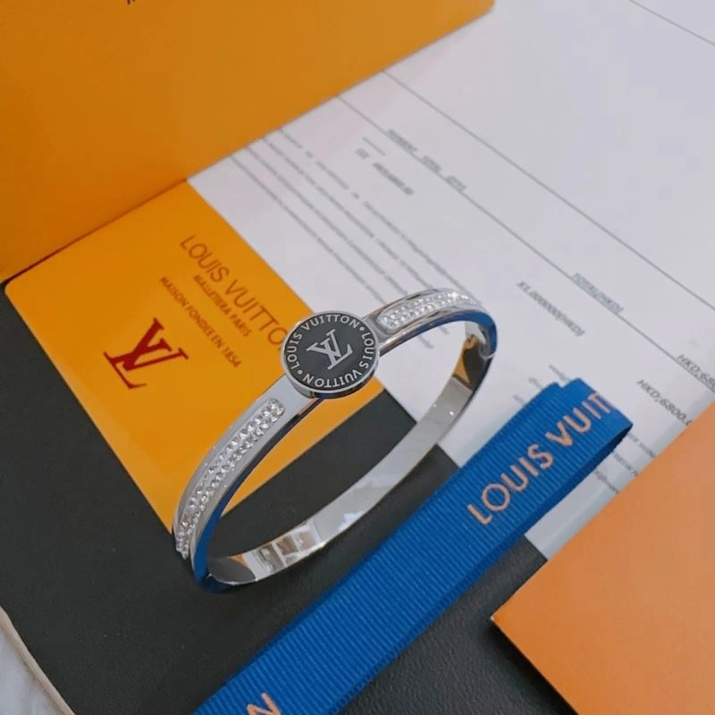 Premium Louis Vuitton Bracelets 250787