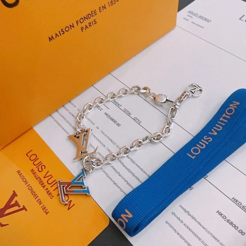MultiPurpose Louis Vuitton Bracelets 250786