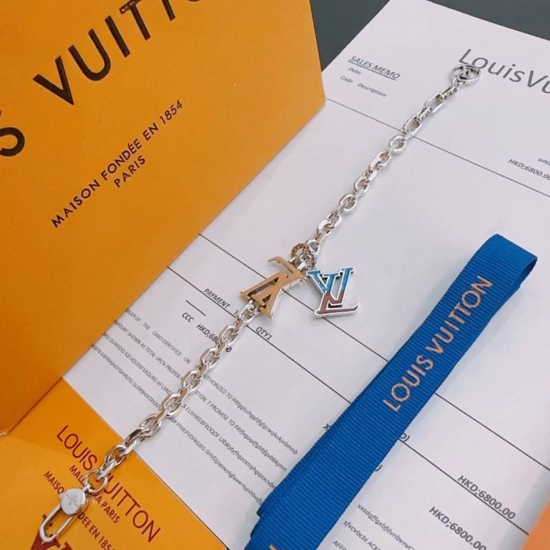 MultiPurpose Louis Vuitton Bracelets 250786