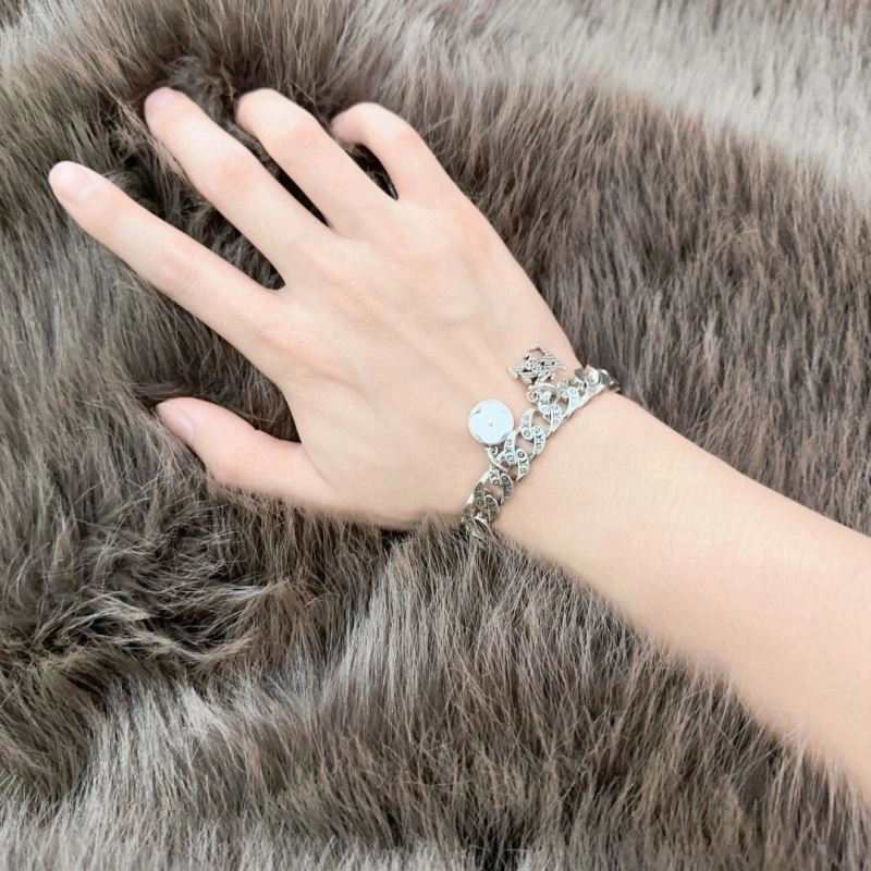 Breathable Louis Vuitton Bracelets 250804