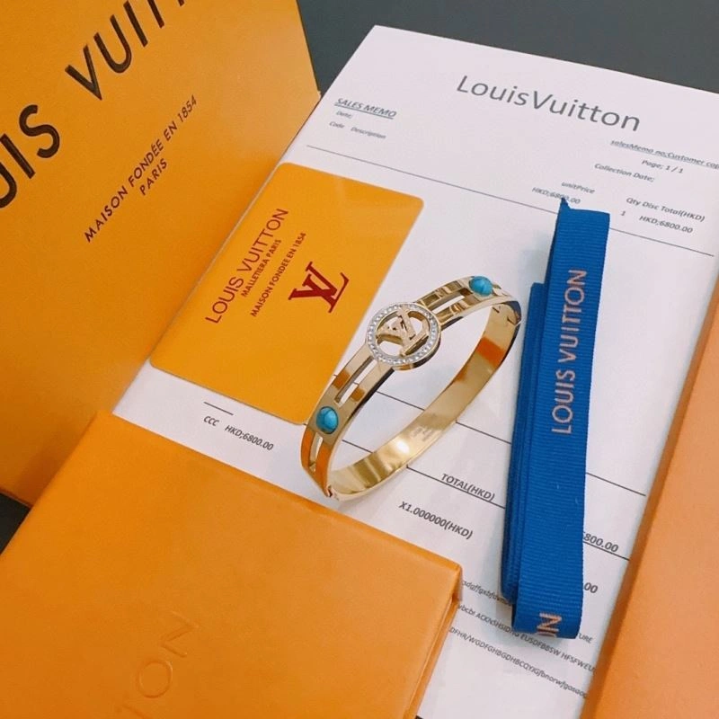 SmoothTexture Louis Vuitton Bracelets 250783