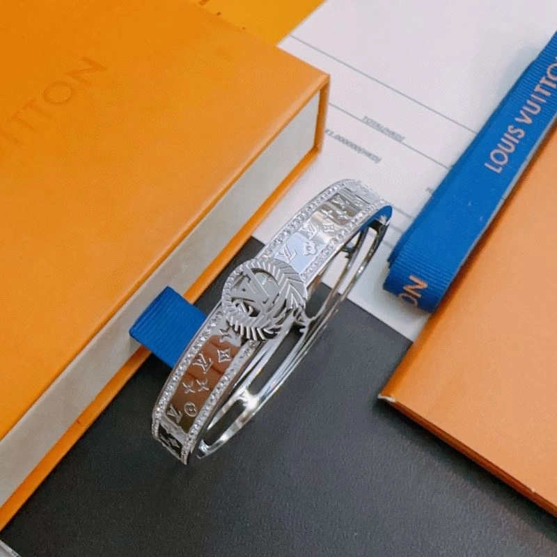 Louis Vuitton Bracelets Seasonal 250802