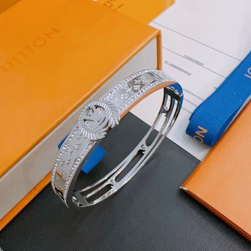 Louis Vuitton Bracelets Seasonal 250802