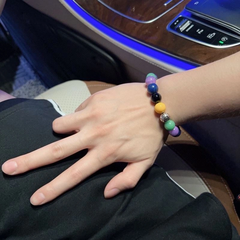Louis Vuitton Bracelets Supportive 250795