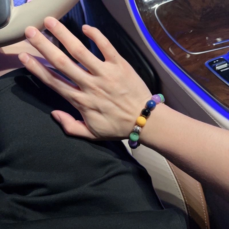 Louis Vuitton Bracelets Supportive 250795