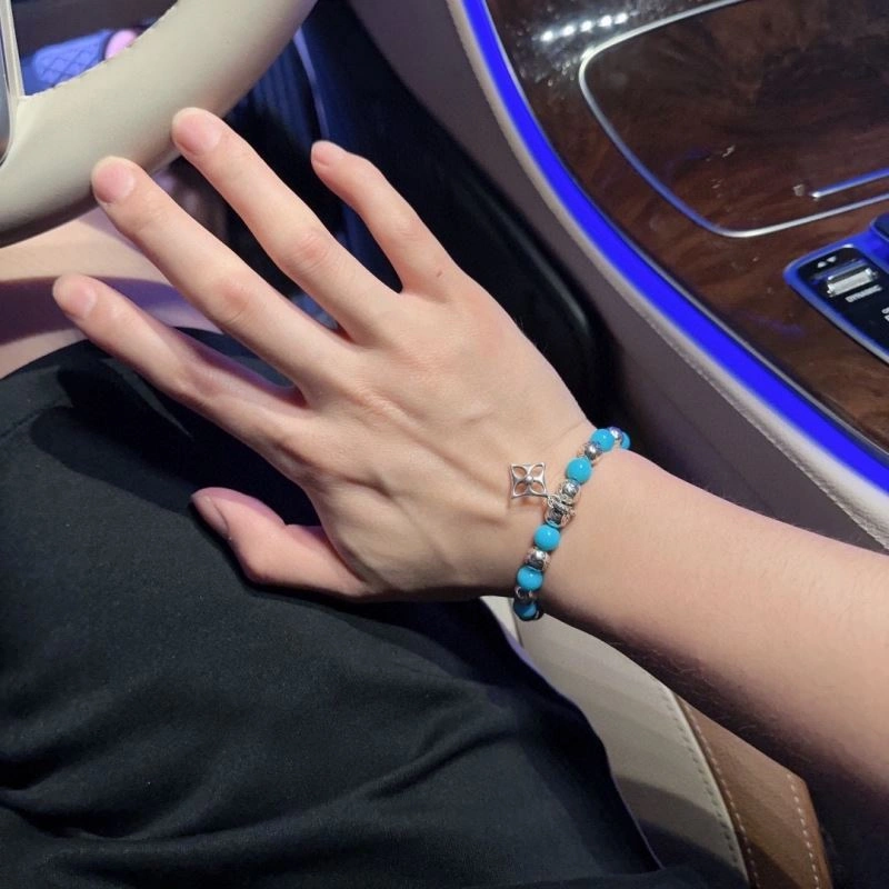 Louis Vuitton Bracelets ModernLook 250814