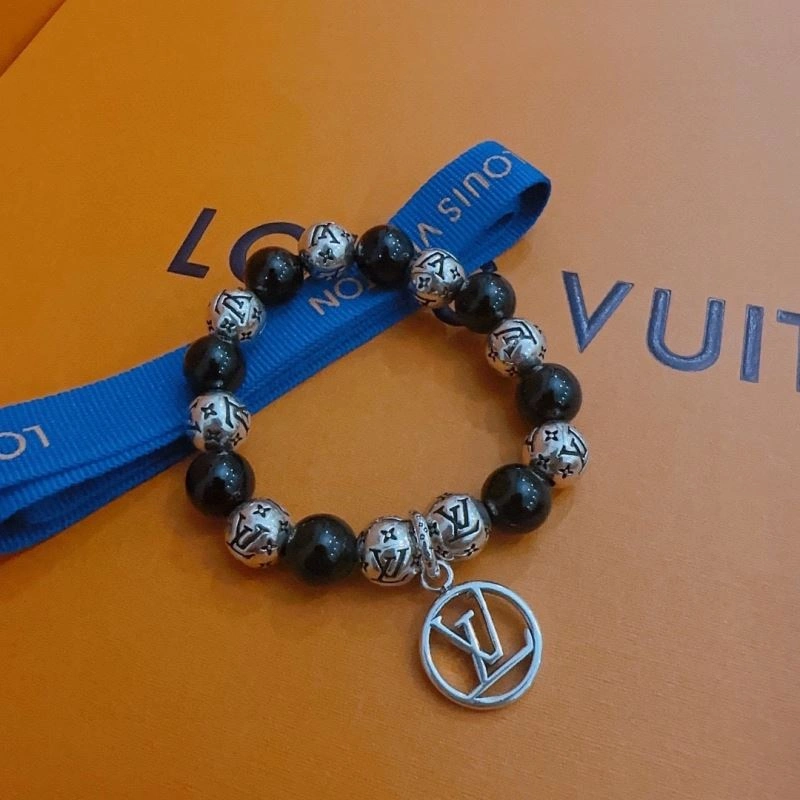 UrbanStyle Louis Vuitton Bracelets 250806
