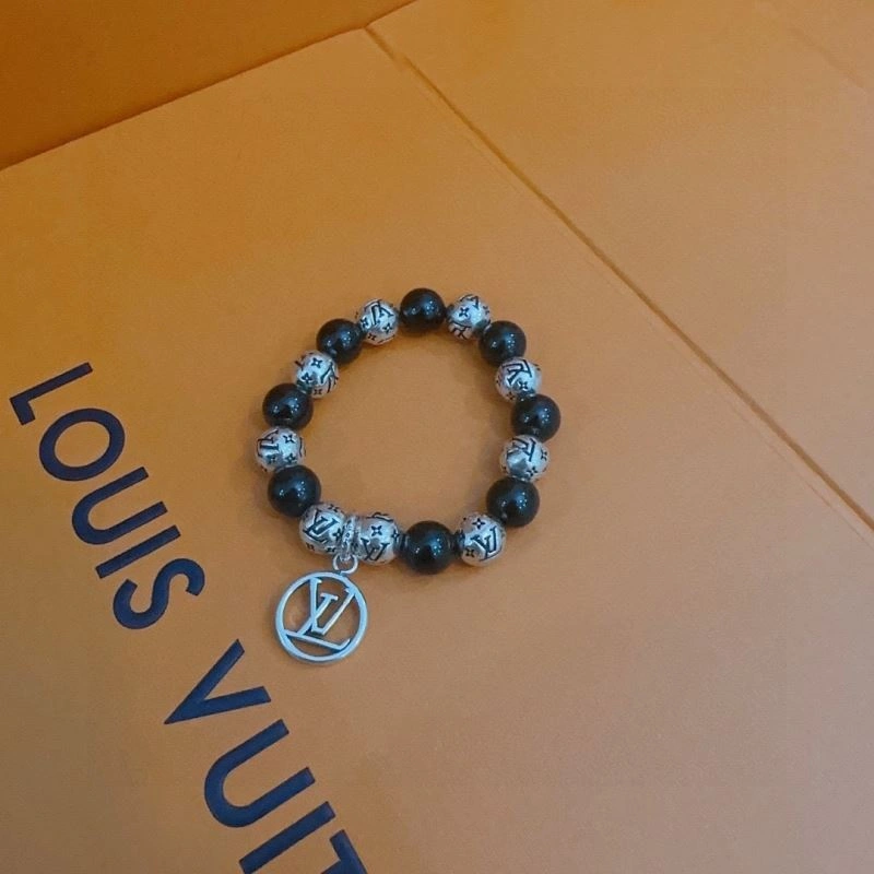UrbanStyle Louis Vuitton Bracelets 250806