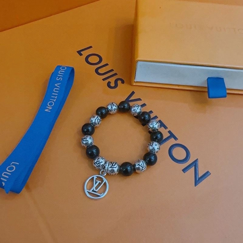 UrbanStyle Louis Vuitton Bracelets 250806