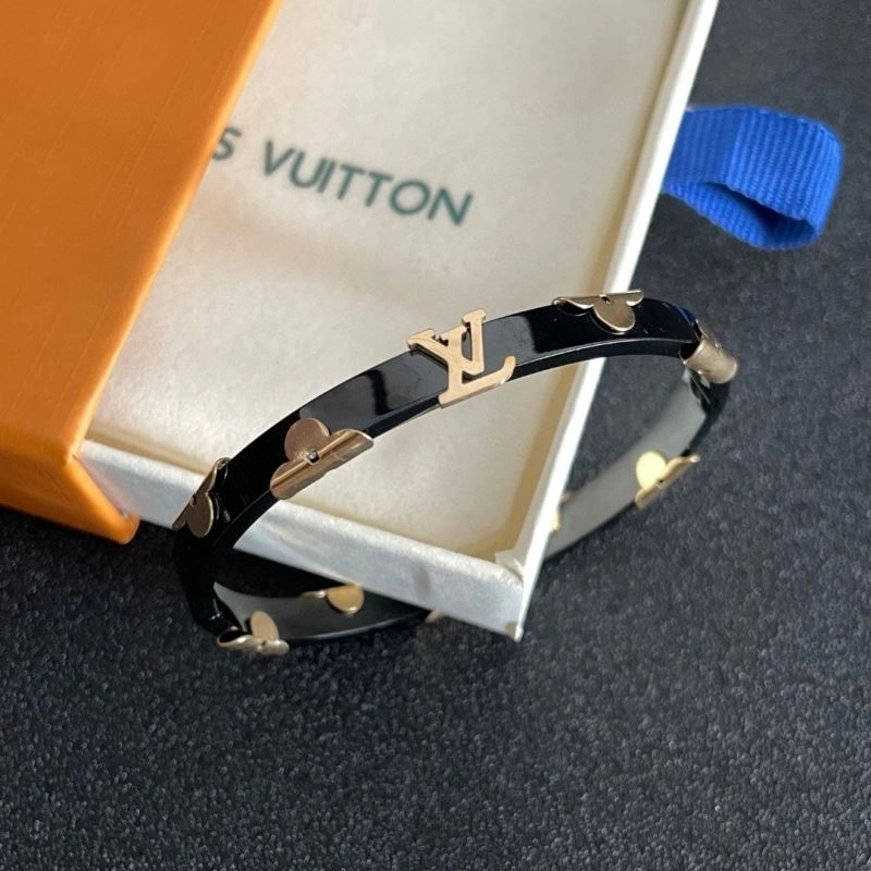 Louis Vuitton Bracelets Snug 250792