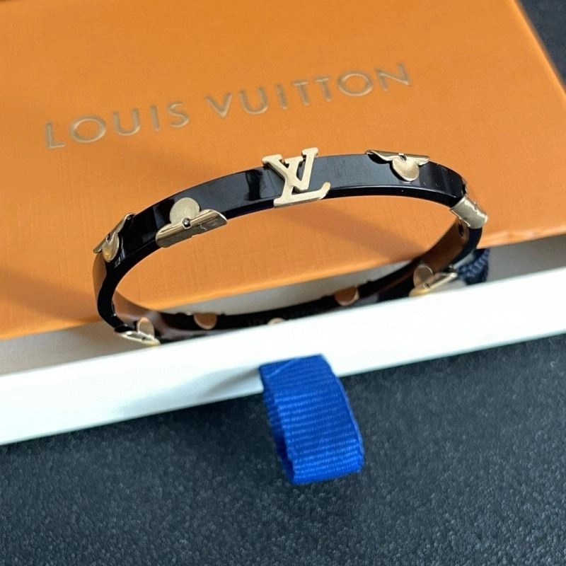Louis Vuitton Bracelets Snug 250792