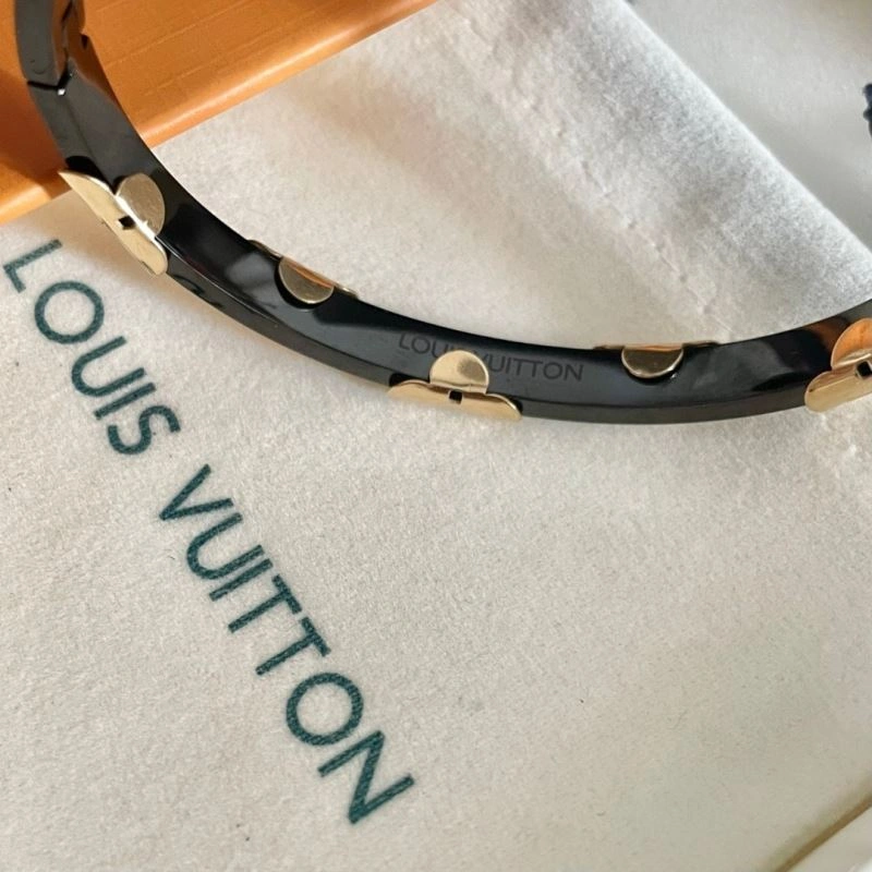 Louis Vuitton Bracelets Snug 250792