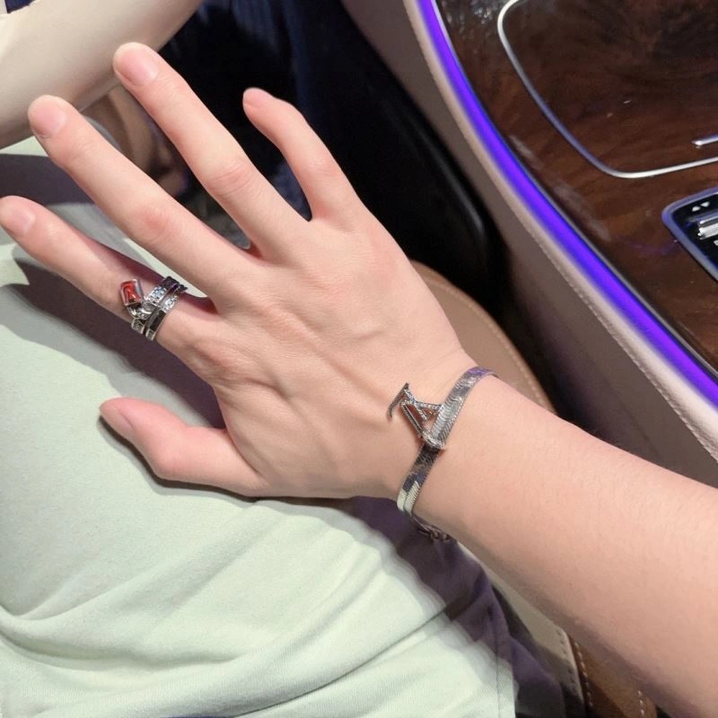 Louis Vuitton Bracelets FlexibleFit 250794