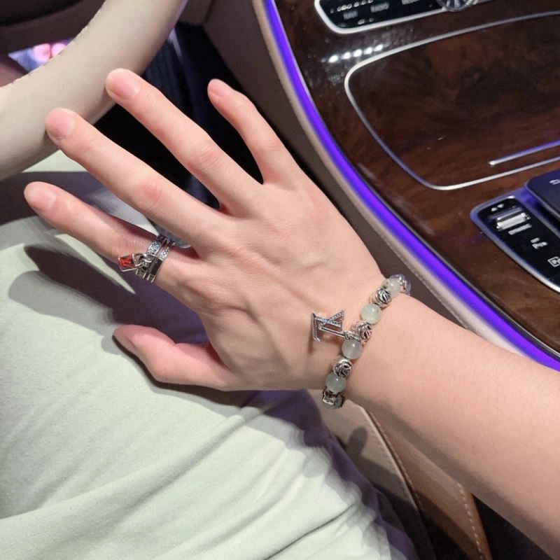 Casual Louis Vuitton Bracelets 250776