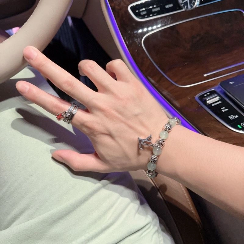 Casual Louis Vuitton Bracelets 250776