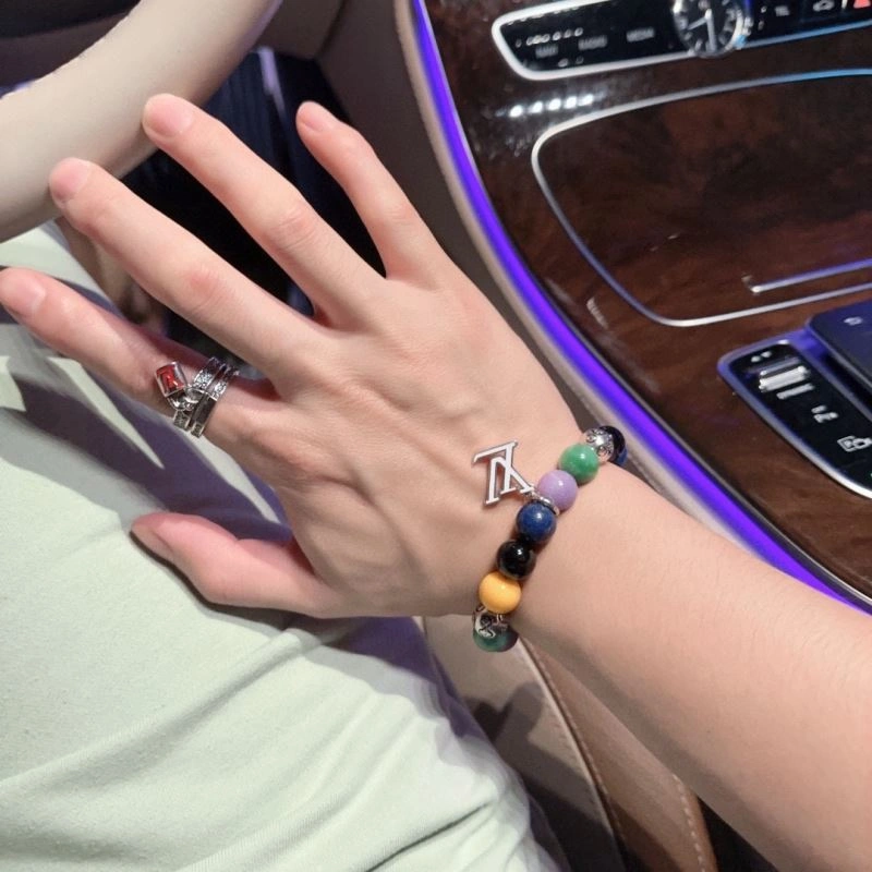 Premium Louis Vuitton Bracelets 250774