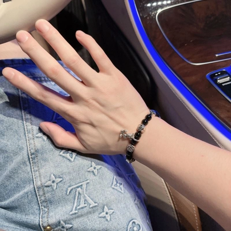 Louis Vuitton Bracelets Youthful 250772