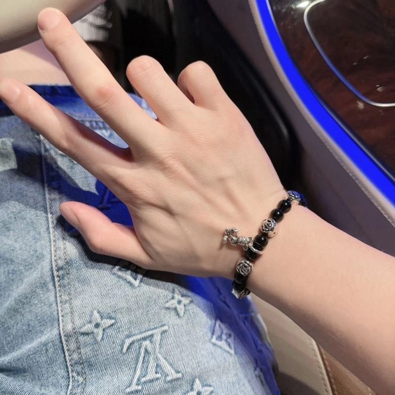 Louis Vuitton Bracelets Youthful 250772