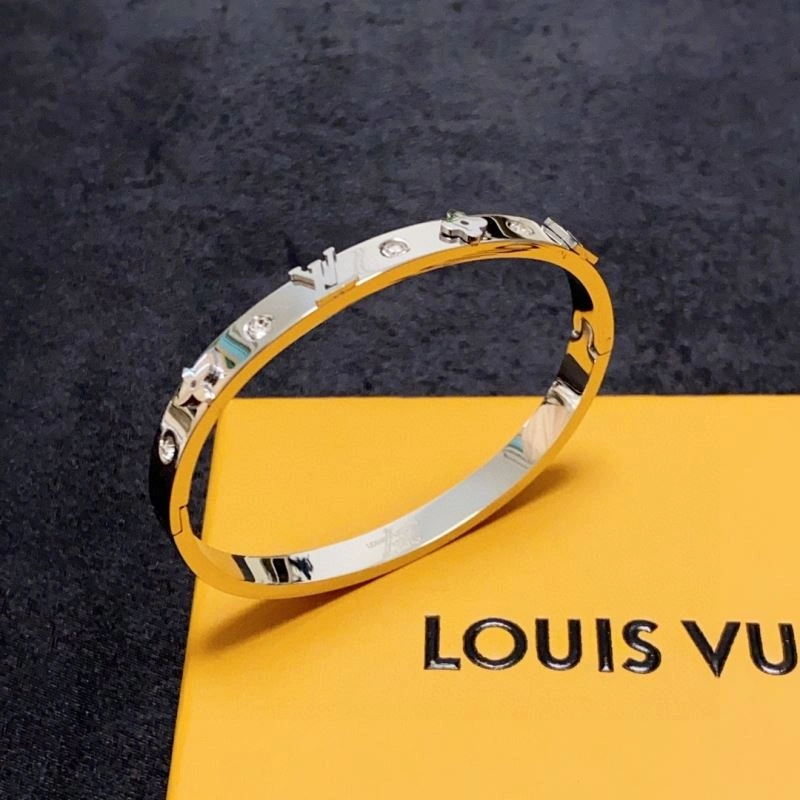 Louis Vuitton Bracelets EyeCatching 250766