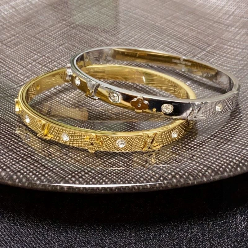 Louis Vuitton Bracelets EyeCatching 250766