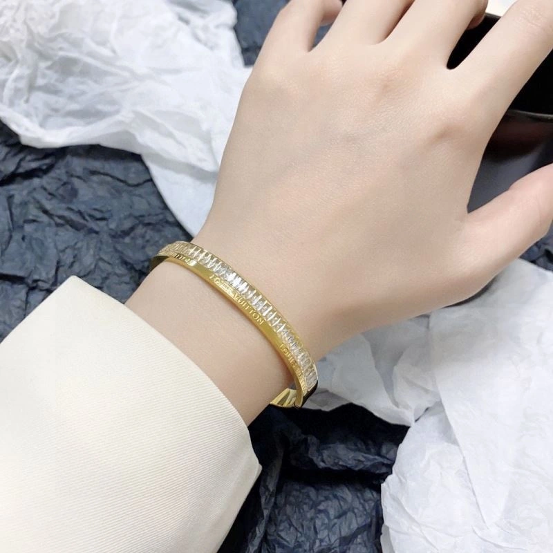 Flexible Louis Vuitton Bracelets 250765
